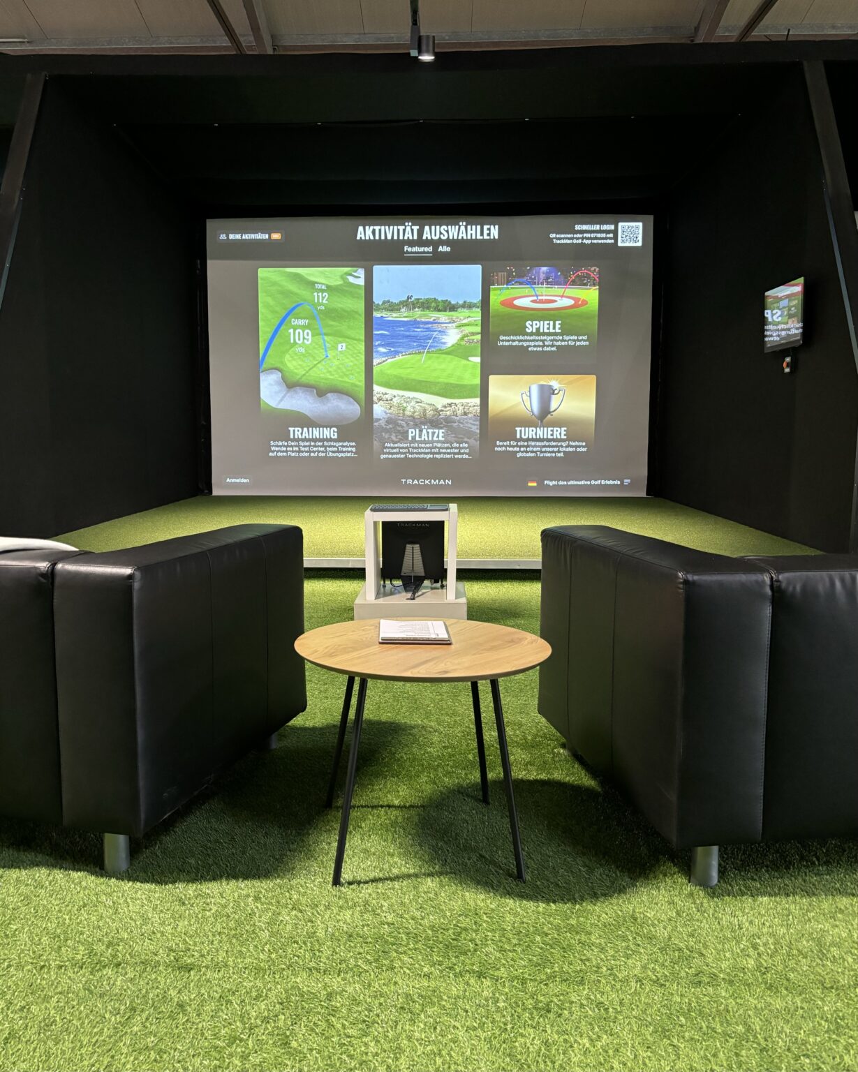 Trackman Box - Flight Indoor Golf Erlebnis in Hoerstein